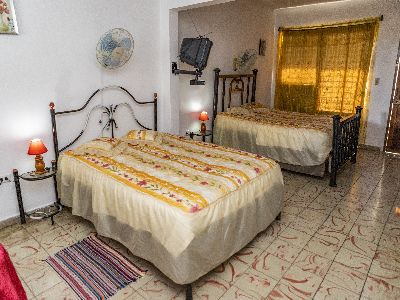 Hostal Lopez de Eidolidia y Pepe4